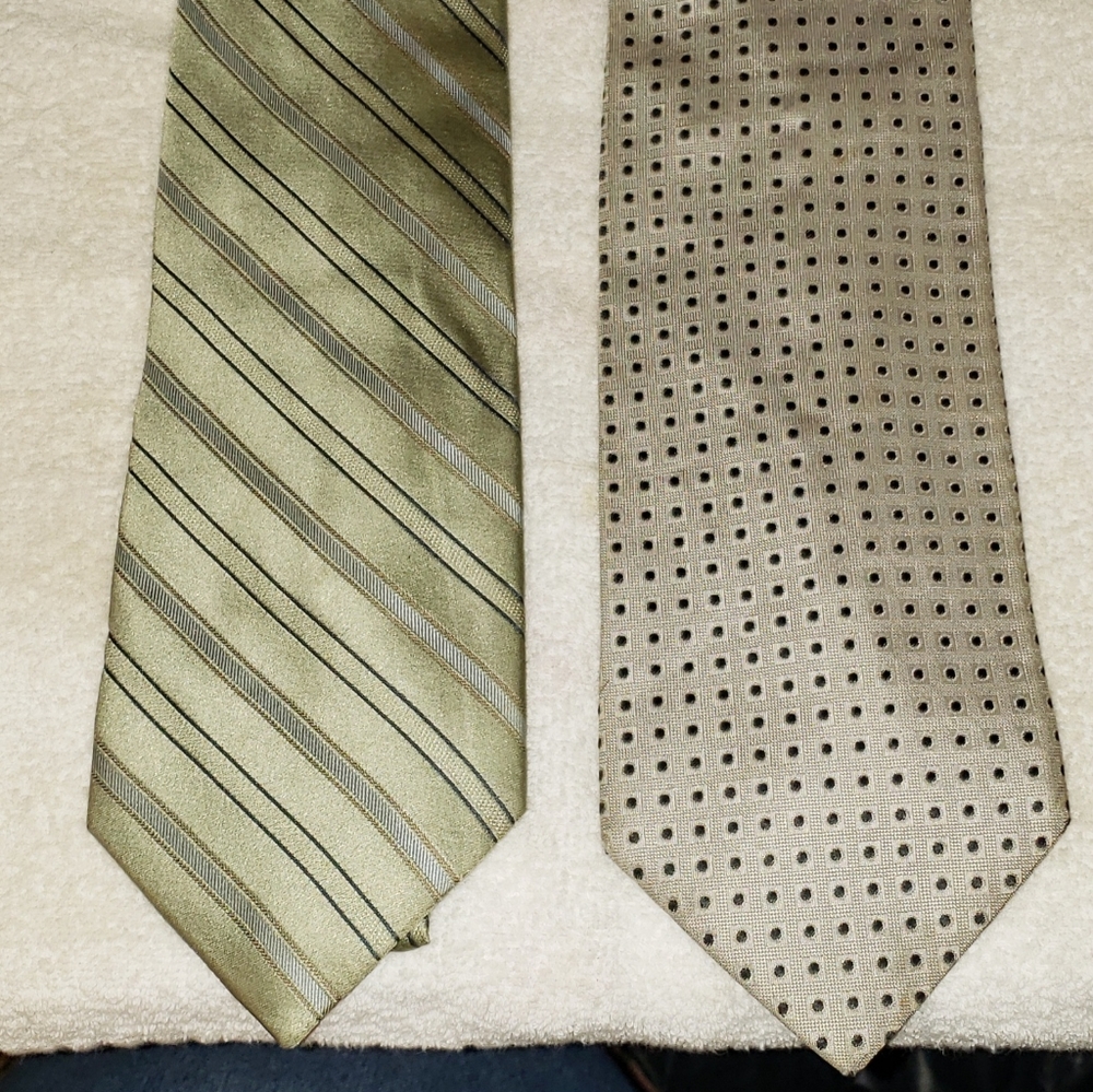 3 for $35 men's only bundles- Lot of 2 100% silk Ties - Fratelli - Calvin Klein
